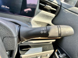 オートライト機能付きです♪またハイビームアシストで、先行車または対向車や周囲の明るさなどに応じ、自動的にハイビーム(上向き)とロービーム(下向き)を切り替えます♪