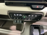 フロント両席にはシートヒーターが付いています!寒い日に便利な装備ですね。