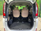 普段のお買い物や通勤、送迎等に十分な荷室スペースを確保しております。セカンドシートを倒すと、大きな荷物の積載も可能です♪