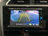 【バックカメラ】運転が苦手な方も車庫入れラクラクです!ギアをリバースに入れれば自動的に切り換わりますので、面倒な操作は不要です♪狭い駐車場もお車を傷つけず安心ですね!