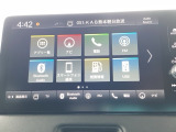 直感的に操作できるHonda CONNECTディスプレーを搭載。ナビやオーディオ操作がスムーズで、日常のドライブをより快適にしてくれる使い勝手の良い装備です。