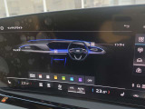 ●マルチカラーアンビエントライト『車内の雰囲気をカスタマイズするための照明機能です。さまざまな色に変更できるLEDライトを使用し、ドライバーや乗客の好みに合わせて車内の雰囲気を演出します。』