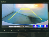 バックでの車庫入れも安心です! リアカメラが付いているバックモニター付のナビを装備しております。操作線もついており距離感も画面から確認できます。