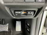 ETC2.0装備車です。高速道路の渋滞情報や静止画像提供などをナビとリンクして画面でお知らせします。また、高速道路の一時退出対象インターでは料金据え置きで一時退出もできます