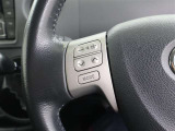 左側に音量調整ボタンがついてますので、運転中でも操作出来ますので、ストレス感はないです。