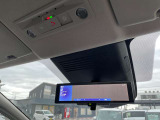 車両後方のカメラ映像を映し出し、車内の状況や、天候などに影響されずいつでもクリアな後方視界が得られるインテリジェントル-ムミラ-が装備されております。