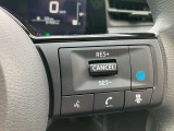 「プロパイロット」は、高速道路等の自動車専用道路の単一車線での運転支援技術です。アクセル、ブレーキ、ステアリングをクルマがアシスト。ドライバーの負担を軽減します。