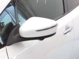 ウィンカードアミラー☆ライトの点滅で対向車、歩行者などに曲がることを知らせることができるので安心・安全につながりますね♪