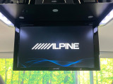 【12.8型フリップダウン】大画面モニターで後席でもエンタメをお楽しみいただけます。家族や友人とお出かけする機会が多い方に大人気です♪