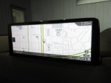 マツダコネクトの10.25インチワイドセンターディスプレイです。『Android Auto』『Apple CarPlay』や独自のコネクテッドサービスに対応したインターフェイスシステムです。