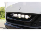 LEDフォグライトで、足元の明るさを確保します。