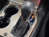 ●MTモード付きAT:通常は自動でおこなわれる変速(ギアチェンジ)をドライバーの操作によって意図的に変えられるシステムです。より一層普段のドライブをお楽しみいただけます!
