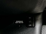 シートヒーターはエンジンが温まってから作動する暖房と異なり、始動直後から座面と背中を暖めてくれる快適装備です。