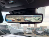 後方確認をミラーではなくカメラ映像で確認出来るデジタルインナーミラーを搭載!荷物があり、後方確認が出来ない時や雨天時などにとても便利☆