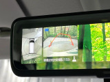 【アラウンドビューモニター】専用のカメラにより、上から見下ろしたような視点で360度クルマの周囲を確認することができます☆死角部分も確認しやすく、狭い場所での切り返しや駐車もスムーズに行えます。