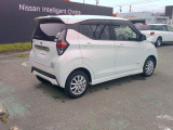 当社は全車、無料の「ワイド保証」付き。さらにプラス1年、2年の保証延長をご希望される方には有料で用意してます。全国2000以上の日産サービス工場がご愛車をサポートしてくれます。安心