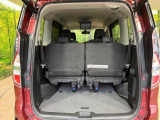 普段のお買い物や通勤、送迎等に十分な荷室スペースを確保しております。セカンドシートを倒すと、大きな荷物の積載も可能です♪