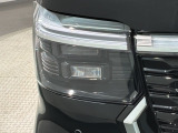LEDヘッドライトは、点灯の瞬間から最大光量を発揮し、突然暗くなるトンネルなどでの安定感を高めます。