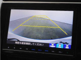 ◆リアワイドカメラシステム◆3種類の表示で後方確認をサポート♪セレクトレバーを「R」の位置に入れるとカメラ画像に切り替え。ノーマルビューでは従来のリアカメラと同様の標準的なビューで表示します!