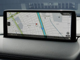 マツダコネクトの10.25インチワイドセンターディスプレイです。『Android Auto』『Apple CarPlay』や独自のコネクテッドサービスに対応したインターフェイスシステムです。