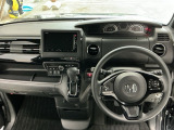 【前方視界】開放的な前方視界!運転がしやすく疲れにくいです♪窓が大きく、見通しがとっても良いおクルマですよ♪