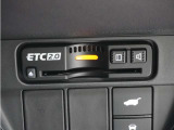 ◆ETC2.0装着◆進化したドライブ体験。料金収受システムだけだったETCが生まれ変わって、高速道路を賢く使うETC2.0に進化しました。多彩な情報サービスが便利で快適なドライブ体験を提供します。