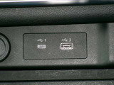 USB入力端子が装備されております。(タイプA,タイプC)それぞれ対応しています。