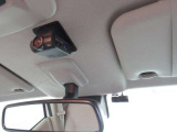 ドライブレコーダー☆いくら安全運転をしていても、事故に巻き込まれることもあります。万が一のときに証拠として使えるドライブレコーダー純正オプションで4万円ほどかかるものが付いています!
