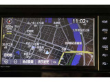 純正7インチSDナビ。CD・DVD・SD・高画質で鮮明な映像が楽しめるフルセグTV対応です。ナビ連動のETC2.0を搭載しています。利用日や料金の確認がモニター出来出て便利ですよ。