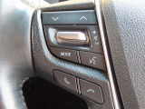 ブルートゥースに接続すれば、スマホに入れている音楽が聞けたり運転中に電話がかかってきてしまった場合もハンドルから電話を取ることができます!