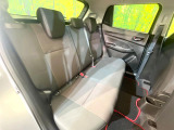 後部座席も気になるようなキズ・汚れやへたり等、大きなダメージはなく、良好な状態です。