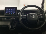 ホンダ純正メモリーナビ搭載なので、遠方へのドライブもお任せ下さい!ステアリング左手側にオーディオ関連のコントロールスイッチを配置しています。操作時は視線を逸らすことなく運転に集中できます