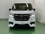 LEDヘッドライトを装備しています。LEDヘッドライトはとても明るく、雨の日や夜間走行も安全・安心です。オートライトコントロール付きで周囲の明るさに応じて自動で点灯・消灯します
