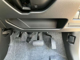 運転席アンダーポケットです