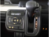 親しみやすいシフトです。 坂道や信号の多い日本では操作が簡単でいいです。 シフトチェンジしやすい所に配置されているので操作し易いですよ。