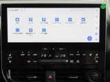 14インチディスプレイナビゲーション+ハーマンカードンオーディオシステム。ナビゲーションや車輌、エアコン設定等ができます。