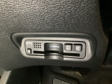 ハンドルの左下にETCがついています。高速道路の料金所の通過も楽々です。 カードの取り出しもしやすい場所についています。