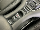 パーキングブレーキはスマートな電子制御式と合わせて渋滞時等にブレーキペダルから足を離しても停車状態を保持してくれるオートブレーキホールド機能で運転が楽になります。スタートはアクセルペダルを踏むだけ