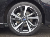 純正アルミホイール装備、足元をオシャレに魅せます!