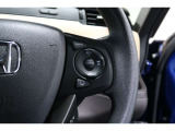 Hondaセンシングの機能のひとつ、アダプティブクルーズコントロール付!アクセルから足を離しても設定したスピードと前車との車間を保ち走行してくれます!車線維持もアシスト☆高速道路で疲労軽減ですね☆