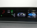 各操作スイッチは使いやすい位置に配置され、とっても見やすいメーターです。夜間時はラグジュアリーな気分にさせてくれる照明が魅力ですので、夜のドライブも楽しみになりますよ♪