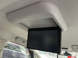 リヤ席用のエアコンも装備しています。