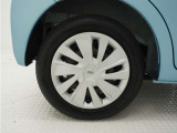 ◆純正ホイール装着車◆シンプルなデザインのホイールキャップ付きです。