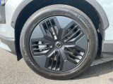 5スポーク・エアロ・アルミホイール7.5Jx19インチマットグラファイト/マットブラック 235/50R19サイズのグッドイヤーを装着
