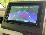 【バックカメラ】駐車時に後方がリアルタイム映像で確認できます。大型商業施設や立体駐車場での駐車時や、夜間のバック時に大活躍!運転スキルに関わらず、今や必須となった装備のひとつです!