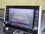 バックガイドモニターで、後方を確認しながら安心して駐車することができます。運転初心者も熟練者も必須の機能ですよ!