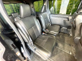 後部座席も気になるようなキズ・汚れやへたり等、大きなダメージはなく、良好な状態です。