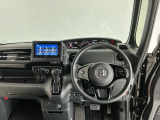 【前方視界】開放的な前方視界!運転がしやすく疲れにくいです♪窓が大きく、見通しがとっても良いおクルマですよ♪
