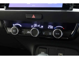 オートエアコン装備♪室内温度を設定すれば自動的に風量の調整をしてくれます♪車内をいつでも快適に保てます♪