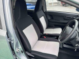 痛みの出やすい運転席シートの角、フロアマット、座面、ともに良好です